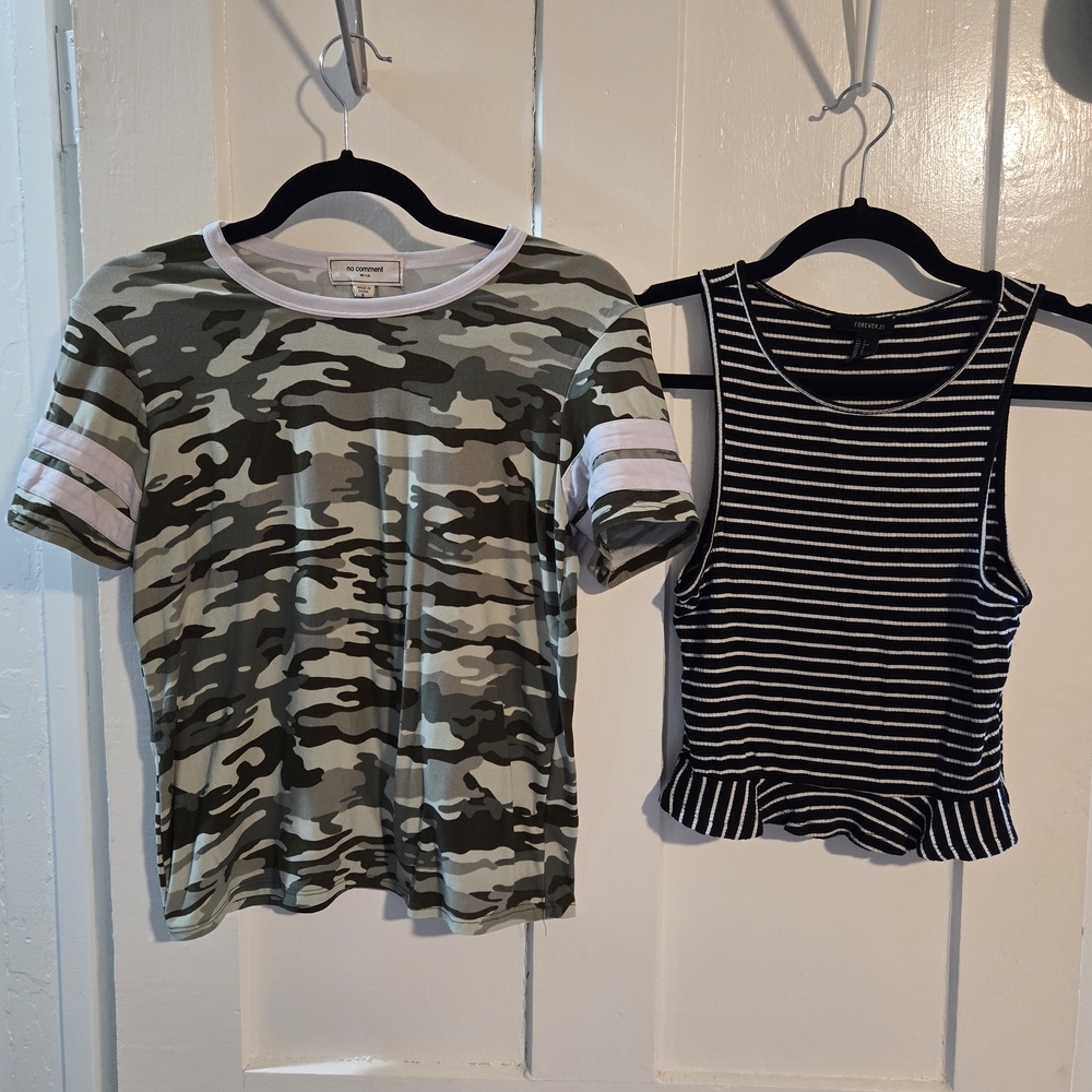 No Comments Green Camo Tee & Forever 21 Ruffled Striped Tank Small‎ Y2K Trendy.
